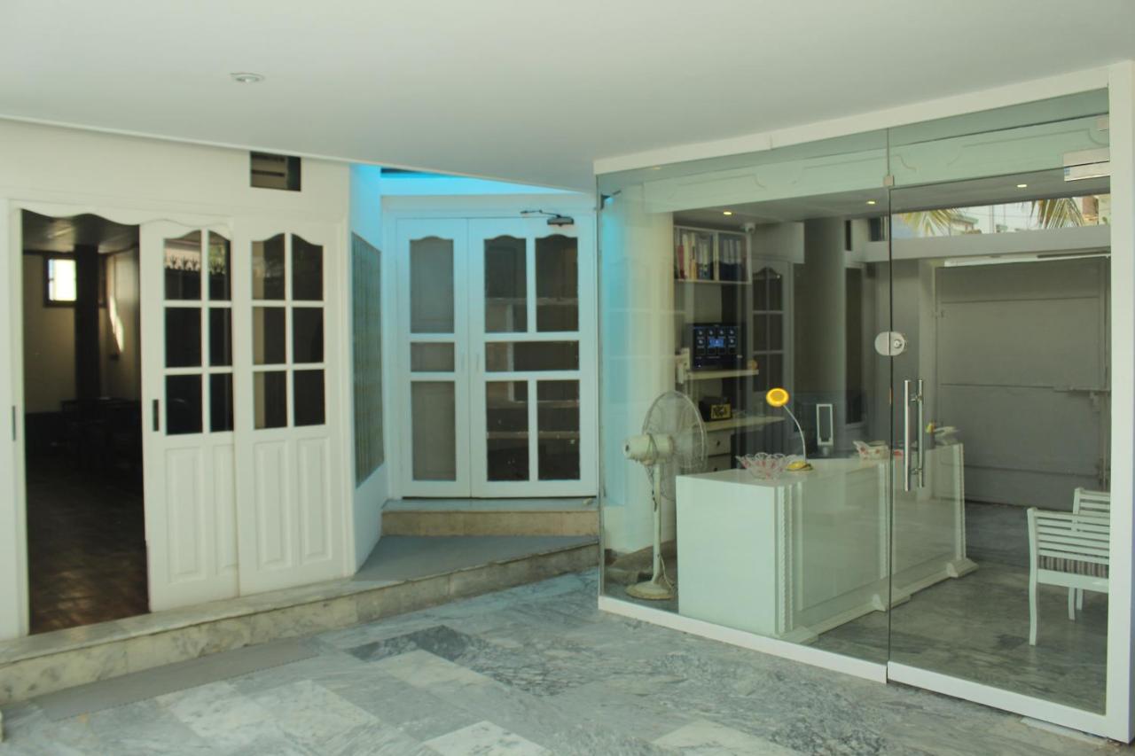 Hotel Cosy Beach Vista Karatschi Exterior foto
